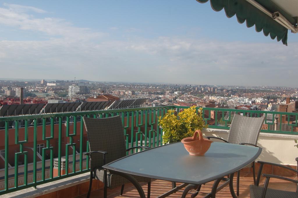 Atico Latina Apartment Madrid Exterior photo