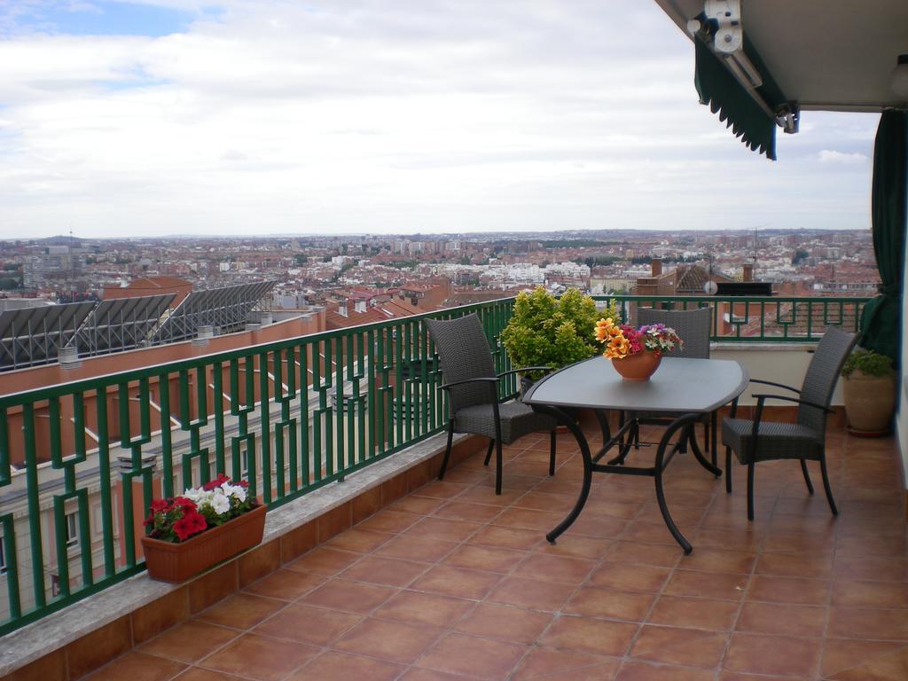 Atico Latina Apartment Madrid Exterior photo